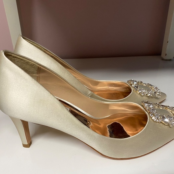 Badgley Mischka White heels - Picture 5 of 6